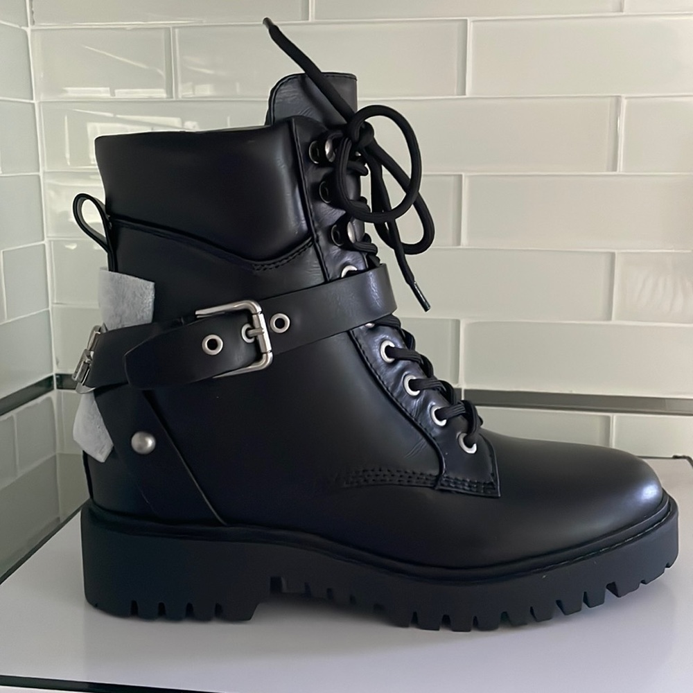 Womens guess combat boots size 8.5